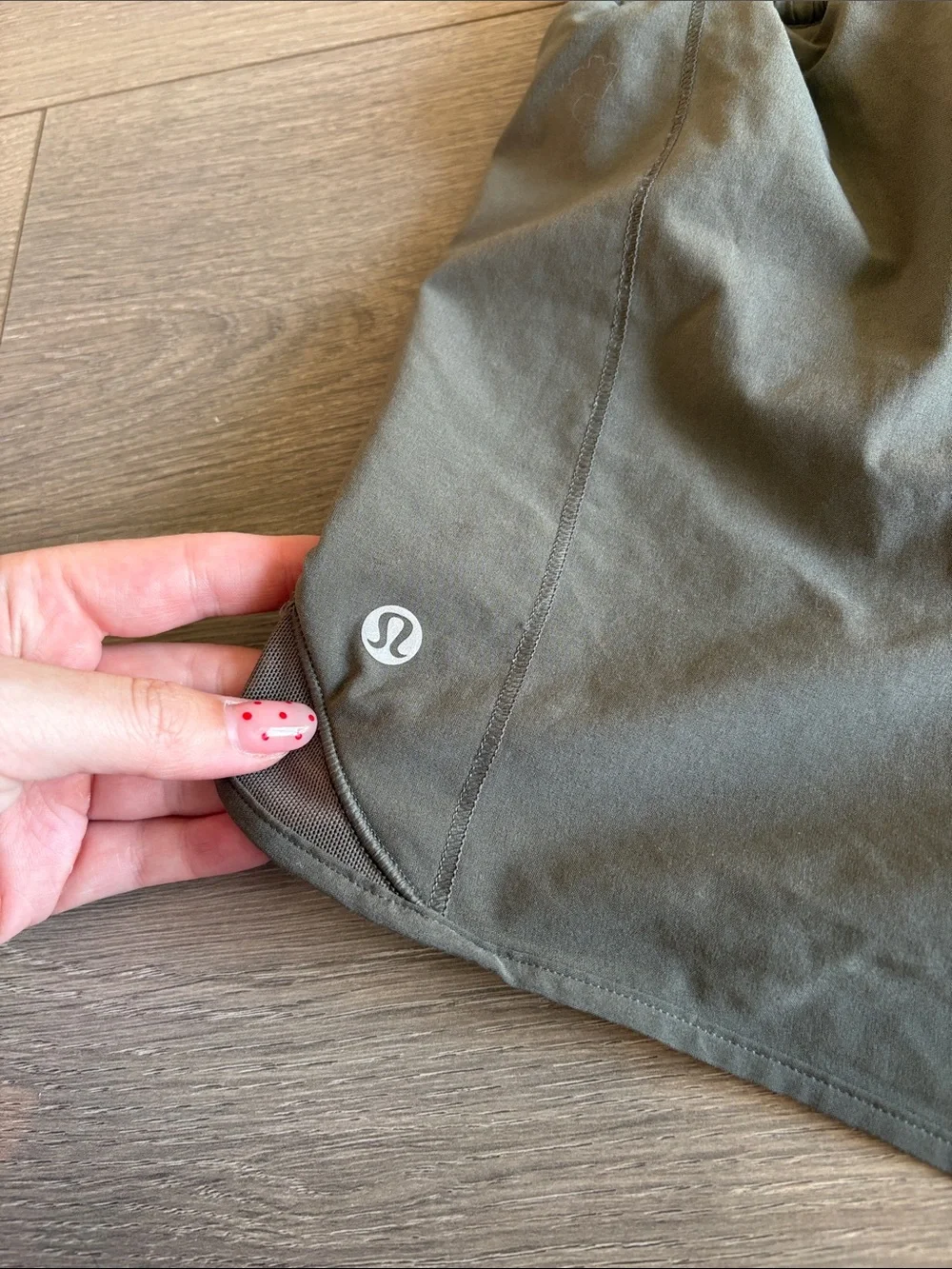 Lululemon HR Hotty Hot Shorts Size 4 4” inseam dark green